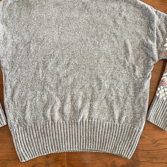 COPY - Christian Siriano Gray and White Snowflake Turtleneck Sweater - Picture 5 of 9